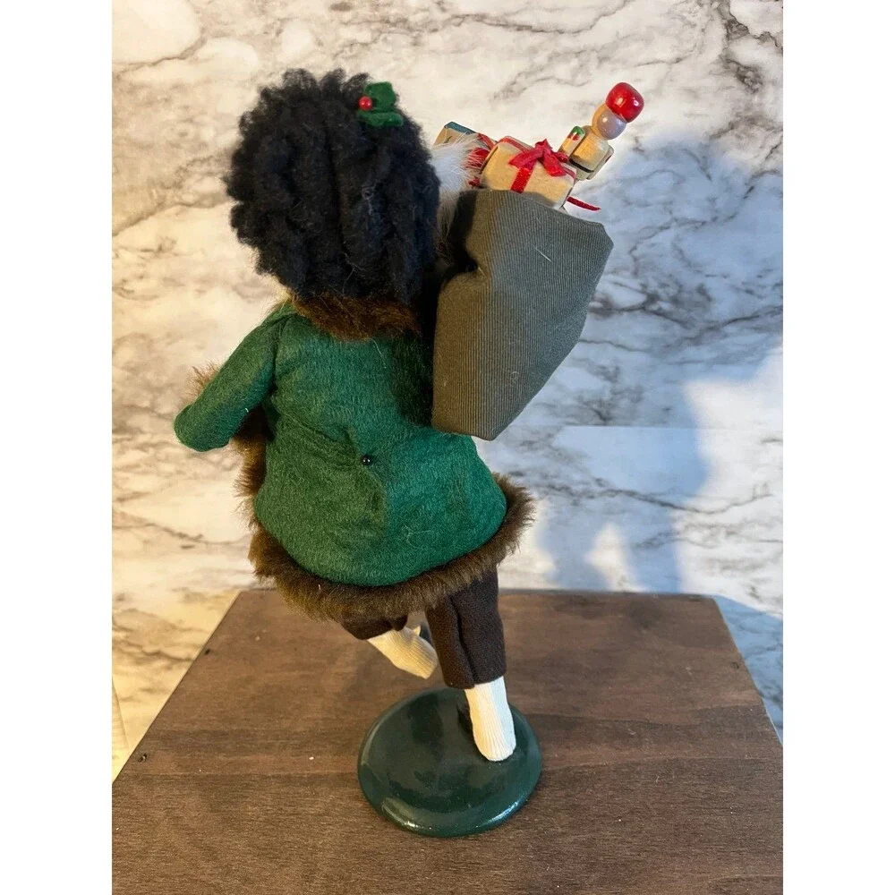Byers Choice Carolers 1996 Knickerbocker Santa W/ Christmas Gift Sack Dancing